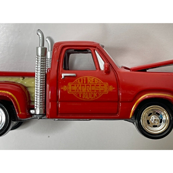 1978 Dodge Lil Red Express Truck Diecast Made by Johnny Lightning - Picture 9 of 9